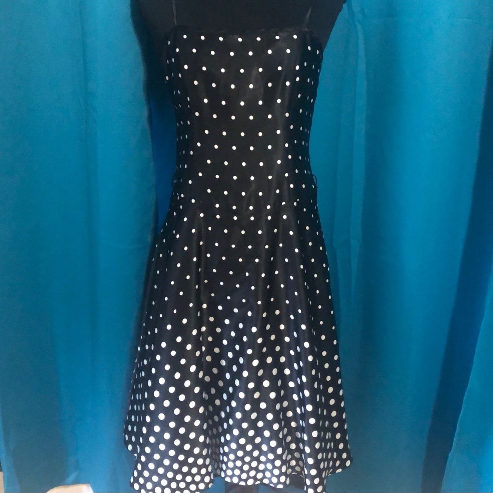 Black & white polka dots, party dress 🎉